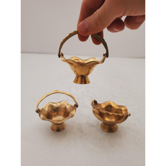 Vintage Brass Basket with handle - small brass round metal basket -minat… - Picture 10 of 10